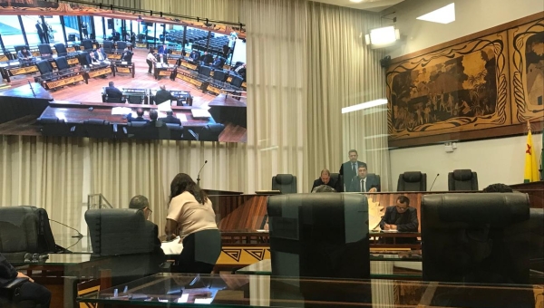 Deputados da base aprovam alterações nas leis dos empréstimos, com protestos da oposição